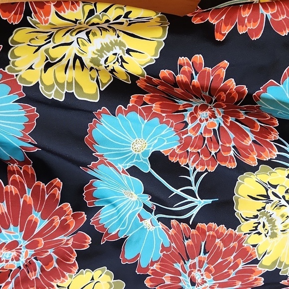 Jones New York Black Floral ONE Piece Swimsuit size Med - Picture 3 of 8